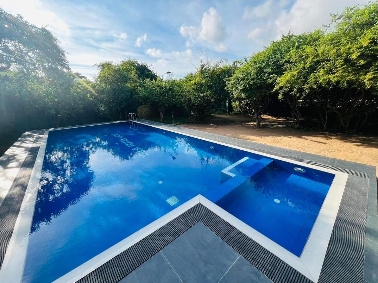 Yala Hotel Lion -Air Conditioned High Luxury Safari Camp Exteriör bild