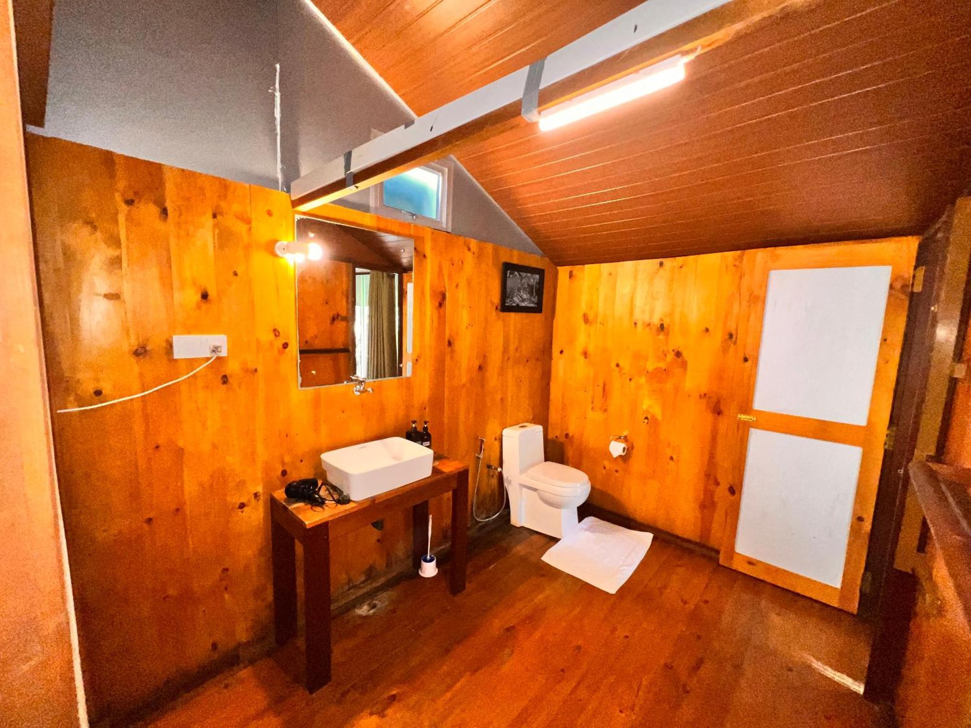 Yala Hotel Lion -Air Conditioned High Luxury Safari Camp Exteriör bild
